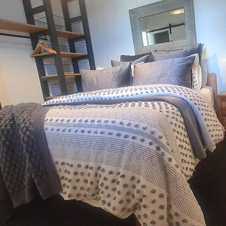 Apartment 5 - Haddin Court - Modern Loft Style Μπλένχαϊμ Εξωτερικό φωτογραφία