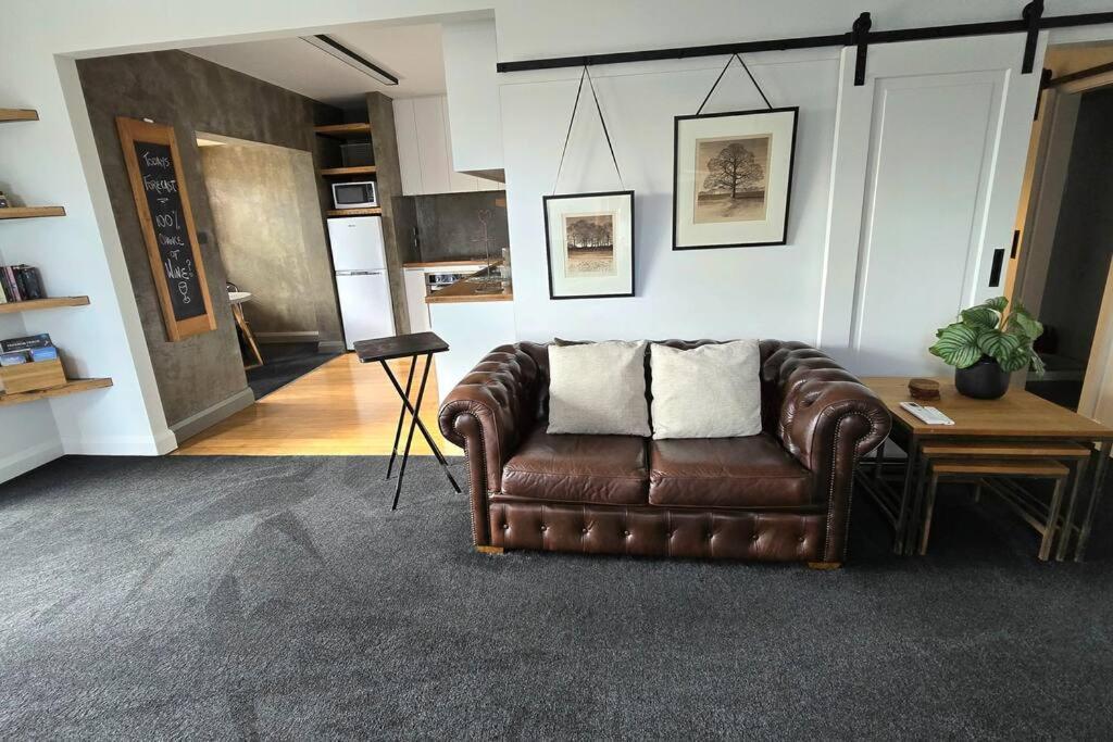 Apartment 5 - Haddin Court - Modern Loft Style Μπλένχαϊμ Εξωτερικό φωτογραφία