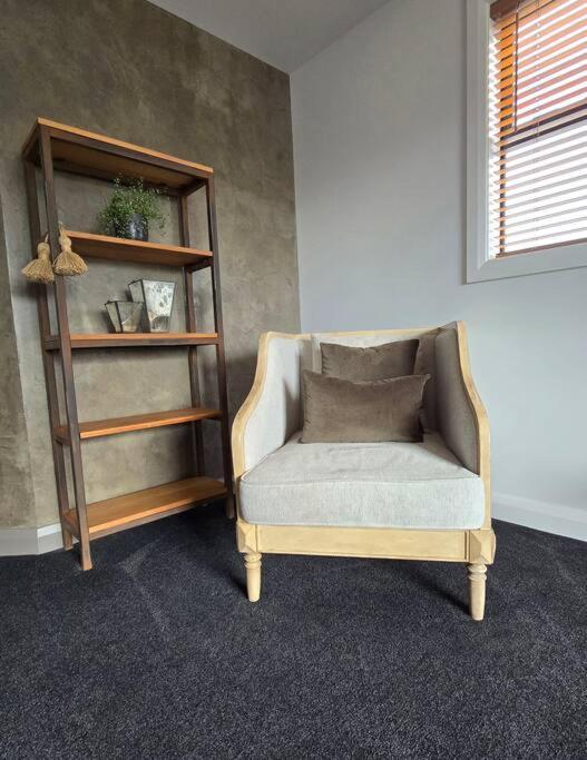 Apartment 5 - Haddin Court - Modern Loft Style Μπλένχαϊμ Εξωτερικό φωτογραφία
